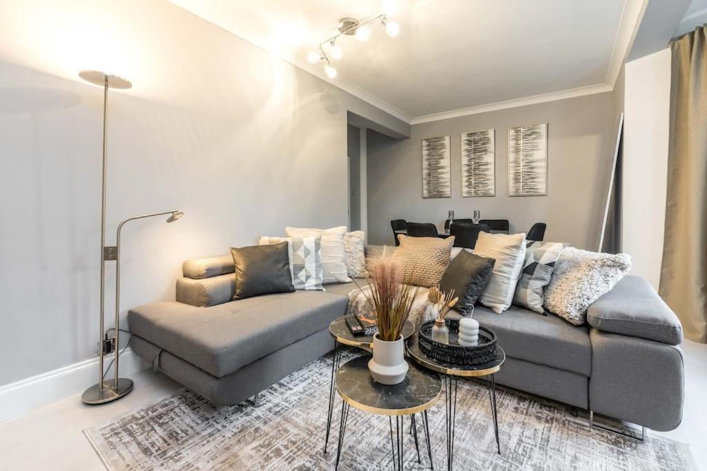 Exceptional Spacious City Apartment لندن المظهر الخارجي الصورة