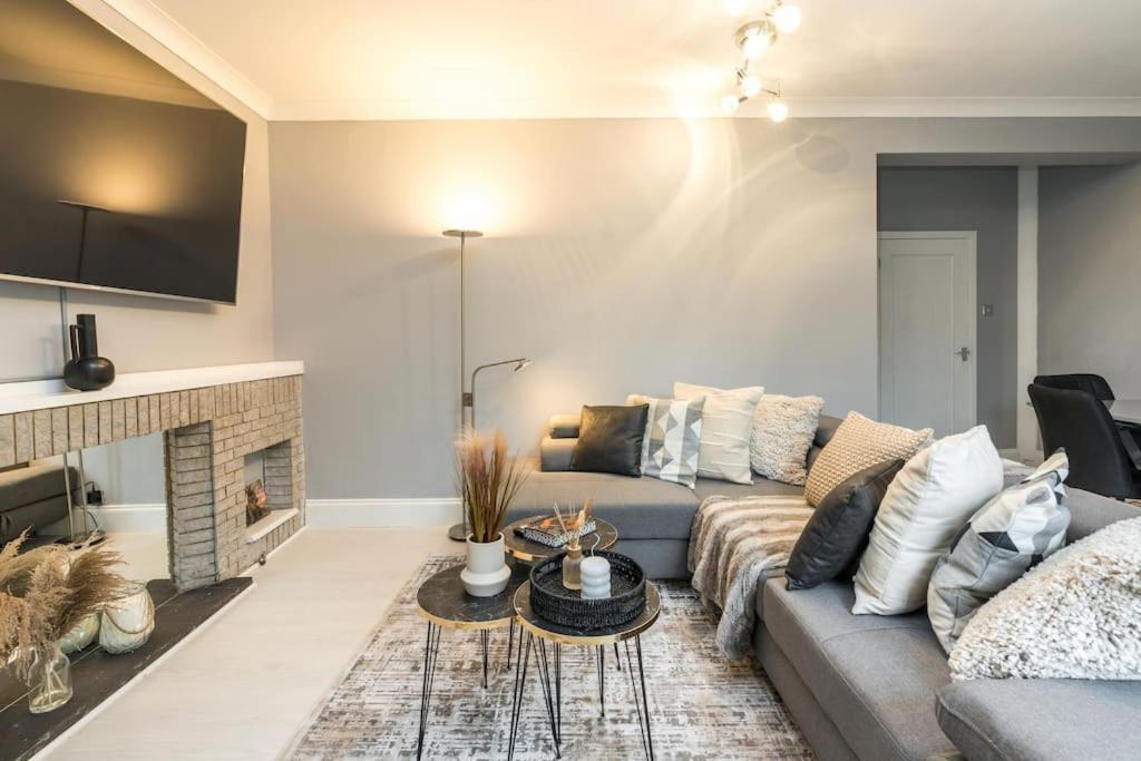 Exceptional Spacious City Apartment لندن المظهر الخارجي الصورة